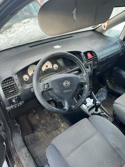 Opel Zafira 2.2 DTI - 10