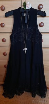 H&M černé šaty s krajkovými detaily - 10