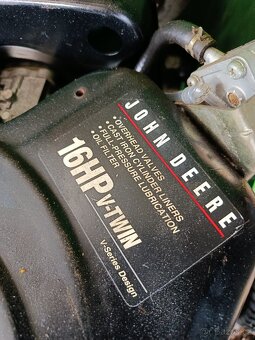 John Deere lt166 twin 16hp Tlakově mazaný - 10