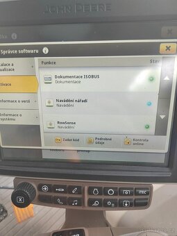 Traktor John Deere 6250R - 10