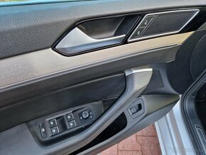 VW PASSAT DSG 2,0TDI 2019 HIGHLINE KŮŽE + LED + NAVI -DPH - 10