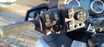 Triumph Trophy 1215 SE, perfektní stav, málo najeto - 10