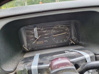 VW GOLF 1.9 TDI - motoricky super - 10