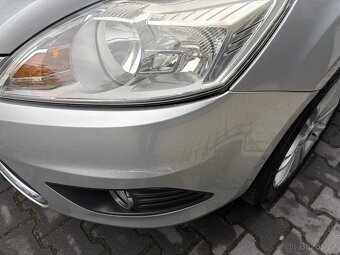 Ford Focus 1,6i 85 kW Ghia - 10