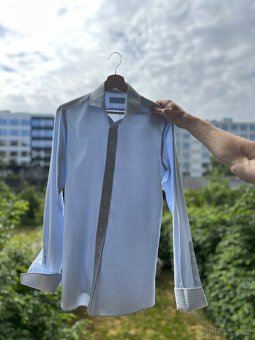 Oblek a dvě košile od krejčího Lee Baron z Hongkongu - 10