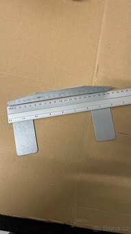 Prodám visací podstavce na zboží (tenisky) - 10