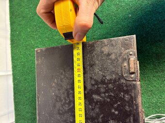 Starožitný kovový trezor - 10