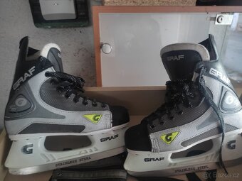 Prodám 2x cena za pár. - 10