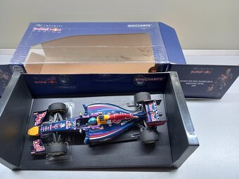 F1 INFINITI RED BULL RB10 2013 VETTEL MINICHAMPS 1:18 - 10