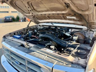 1992 Ford F250 XLT | 4x4 | MANUÁL | 5.8 V8 | DPH - 10