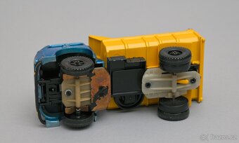 Modely autíček / hračky pro sběratele - 10