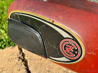 ČZ 125 175 - nádrž s víčkem - 10