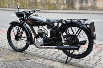 Historický motocykl Magnat Debon s krásnou patinou - 10