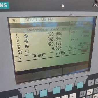 CNC frézka MAHO 500 (DECKEL) systémem SIEMENS SINUMERIK 802C - 10