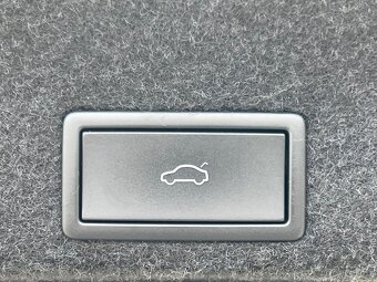 VW Passat 2.0 TSi 140kw 1. majitel ČR - jako nový - 10