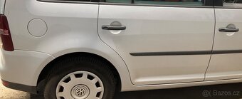 Volkswagen Touran II 1.6 Mpi 75 KW 7-míst r.2007 BEZ KOROZE - 10
