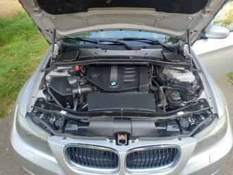BMW e91 320d 2010 XDRIVE 135 kw - 10