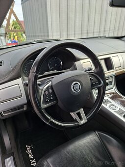 Jaguar XF 3.0 benzín 340 koní 4x4 - 10