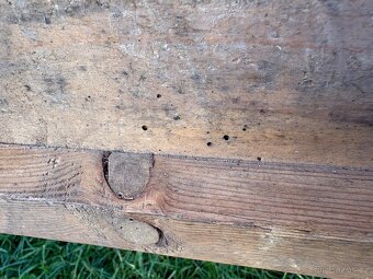 Stará dřevěná postel - 10