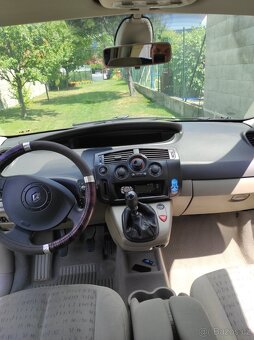 Renault Megane Scenic - 10