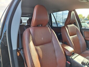 Volvo XC90, D5 7. míst MANUÁL - 10