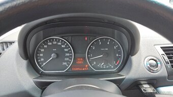 BMW Řada 1 118i 2,0 benzín - 10
