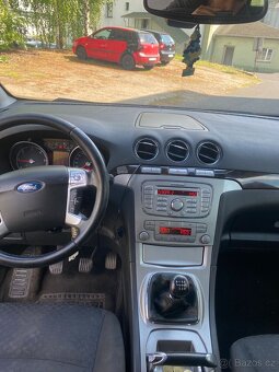 FORD Galaxy Ghia 2.0 TDCi 103kW - 10