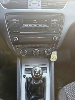 Škoda Octavia 1.6TDI, 77kw, rv2014, 4x4 Manuál - 10