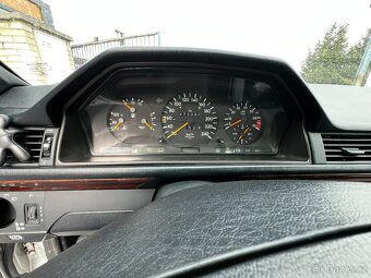 Mercedes-Benz 124, E 220E BEZ KOROZE,SUPER STAV - 10