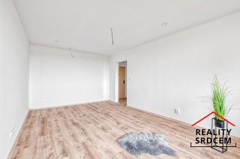 Pronájem bytu v os. vlast. o velikosti 1+1+lodžie/42m2 na ul - 10