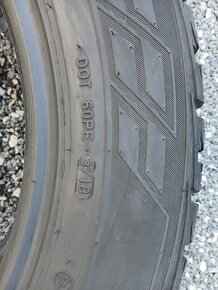 Zimní pneu Nokian 215/60/17C vzorek 7mm - 10