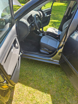 Škoda Fabia combi 1.6 16V 77kW benzín r.v 2009 - 10