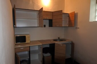Pronájem komerčních prostor o ploše 150 m2 v obci Hůrky u Li - 10