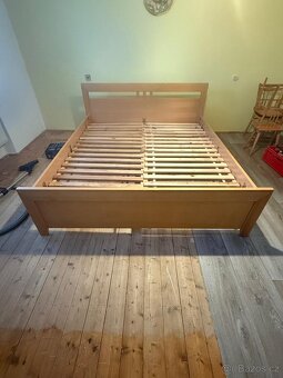 Manželská postel z masivu - 10