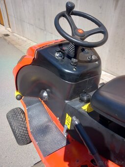 Prodám zahradní traktor Outils-wolf  Etesia 100 Hydro - 10