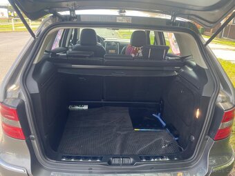 Mercedes Benz B180 - 10