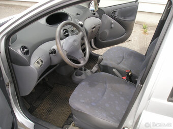 TOYOTA YARIS 1.0 VVTi 50KW RV-2002 - 10