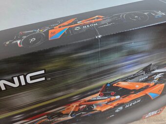 Lego Technic 42169 NEOM McLaren Extreme E - 10