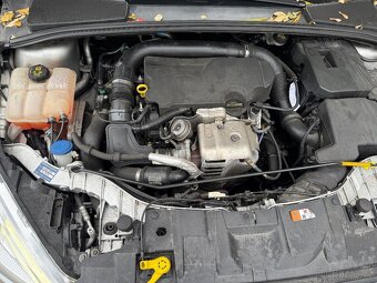 Ford Focus kombi 1,0i 74kW r.v.2015 - 10