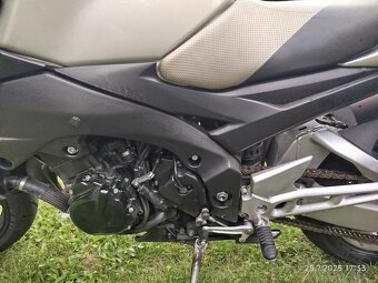 Suzuki GSR 600 - 10