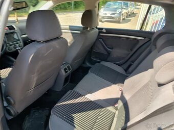 Volkswagen Golf 2.0i FSI 110KW - 10