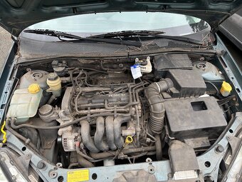 Ford Focus MK1 1.6i - 10