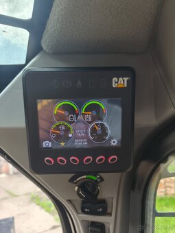 Smykem řízený nakladač CAT 246D3 2020 - 10