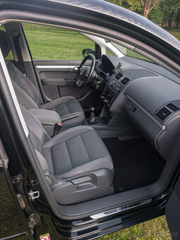 VW Touran STYLE, 2.0 TDI 103kW, 2012, 7 míst - 10