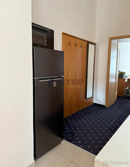 Pronájem bytu 1+1/L 33m², ul. Slavojova, Praha 4 - Nusle, za - 10