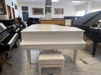 Bílý klavír Petrof mod. IV po opravě se zárukou 5 let - 10