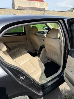 Škoda Superb 3,6 - 10