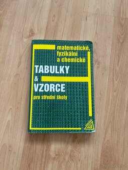 Učebnice chemie, fyziky a matematiky - 10