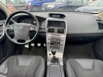 Volvo XC60 4X4 2,4D 136 KW MANUÁL - 10