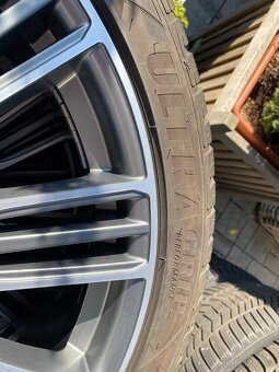 Kola Land Rover, 275/40 R22, Good Year Ultra Grip Performanc - 10